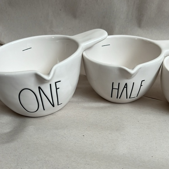 White Rae dunn handled measuring cups - Picture 3 of 4